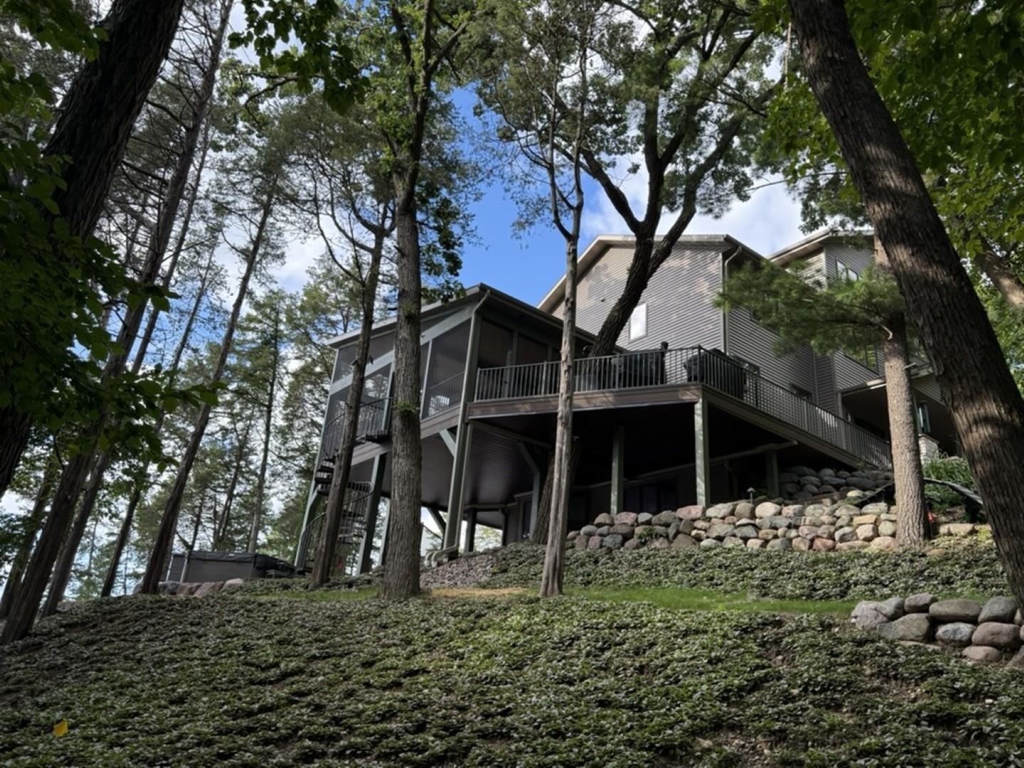 W4996 Robinson Drive