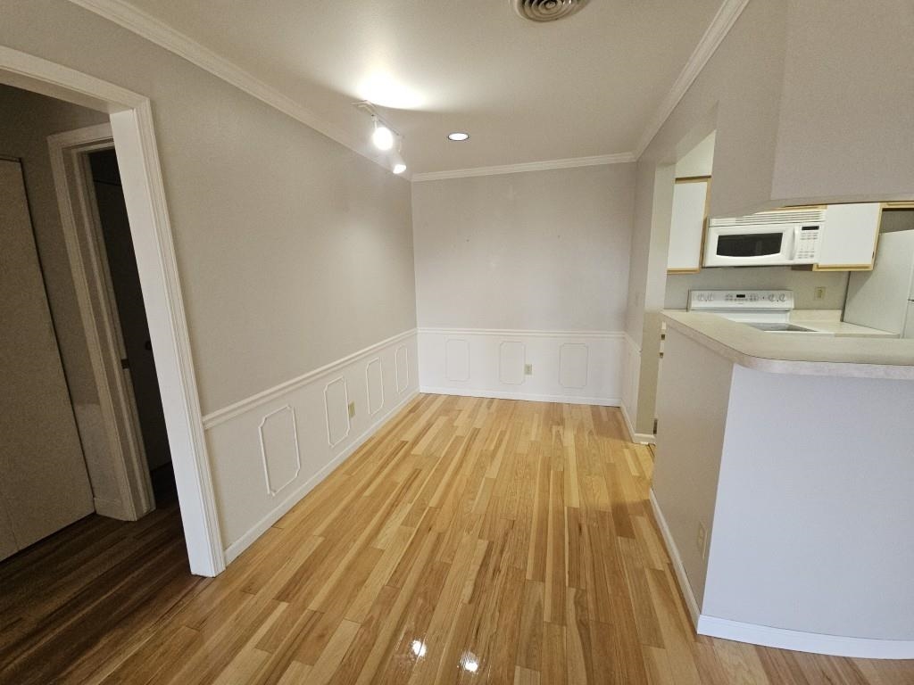 922 Harbor House Drive 1