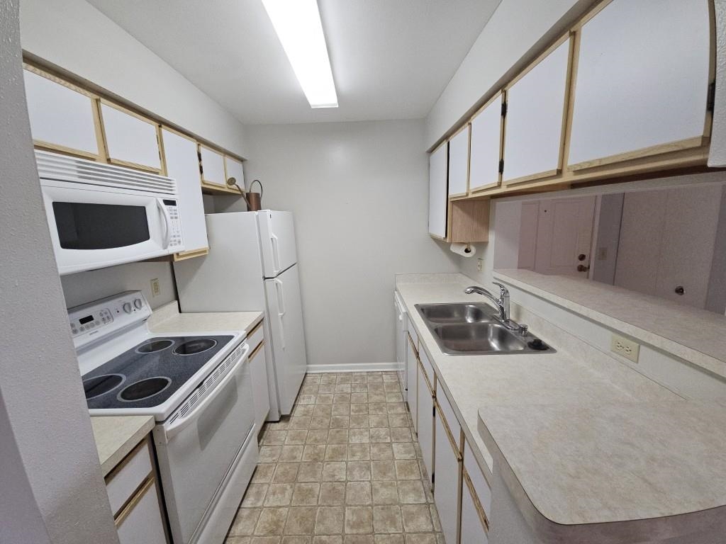 922 Harbor House Drive 1