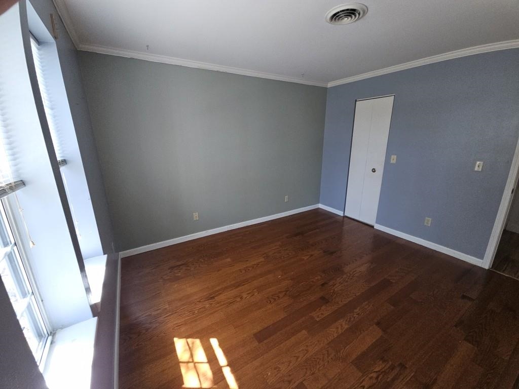 922 Harbor House Drive 1