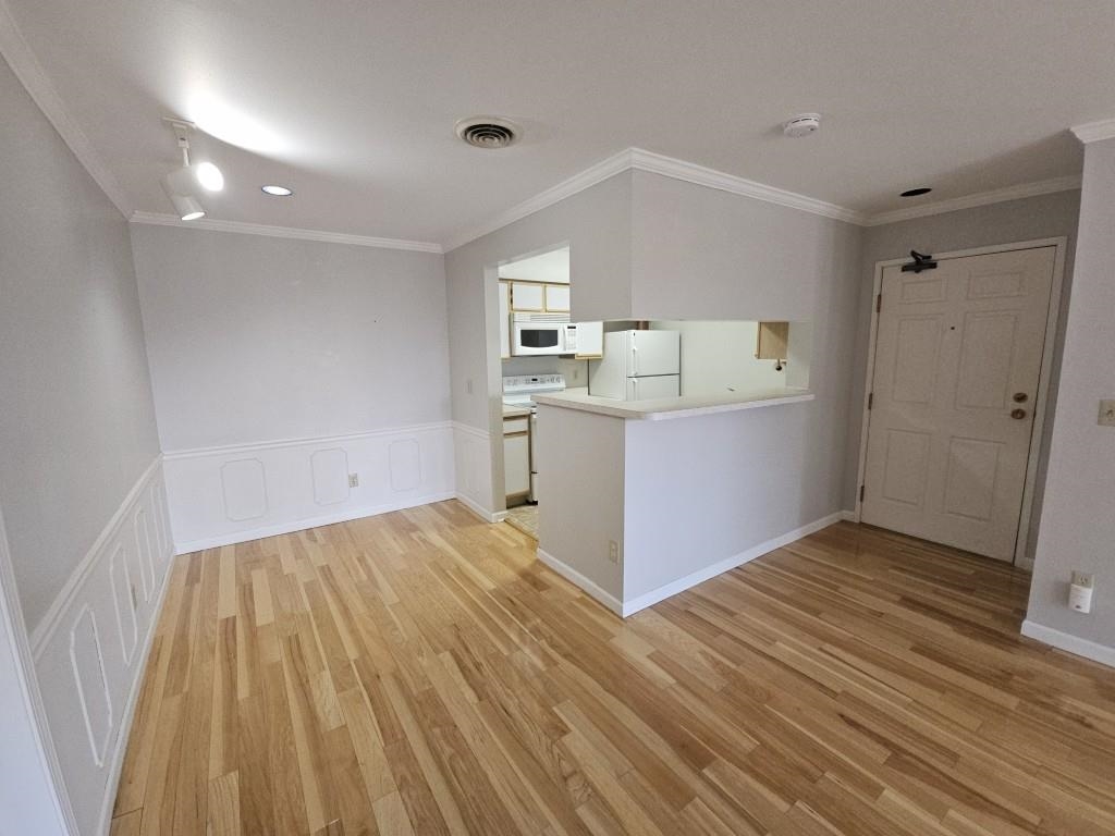 922 Harbor House Drive 1