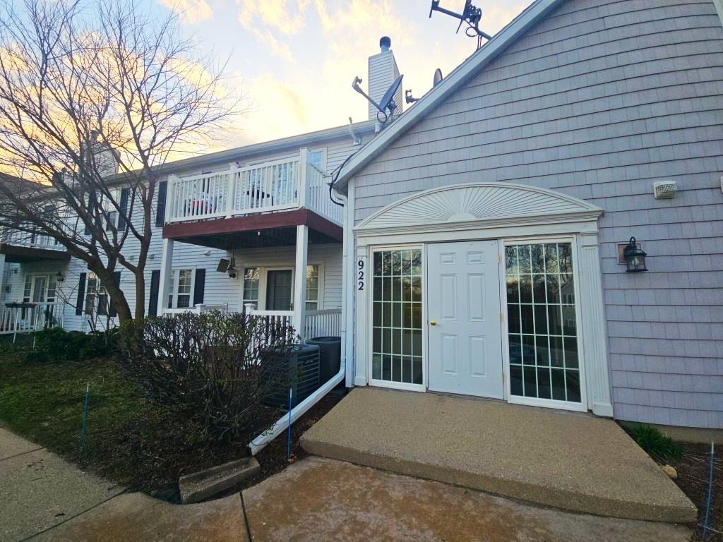 922 Harbor House Drive 1