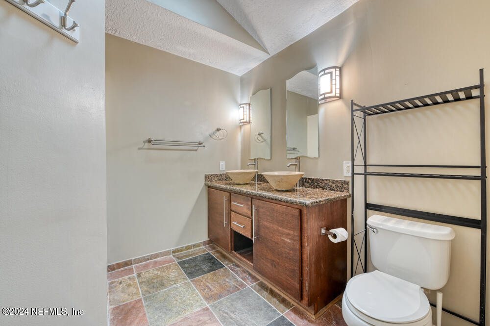 160 SHELBYS COVE Court