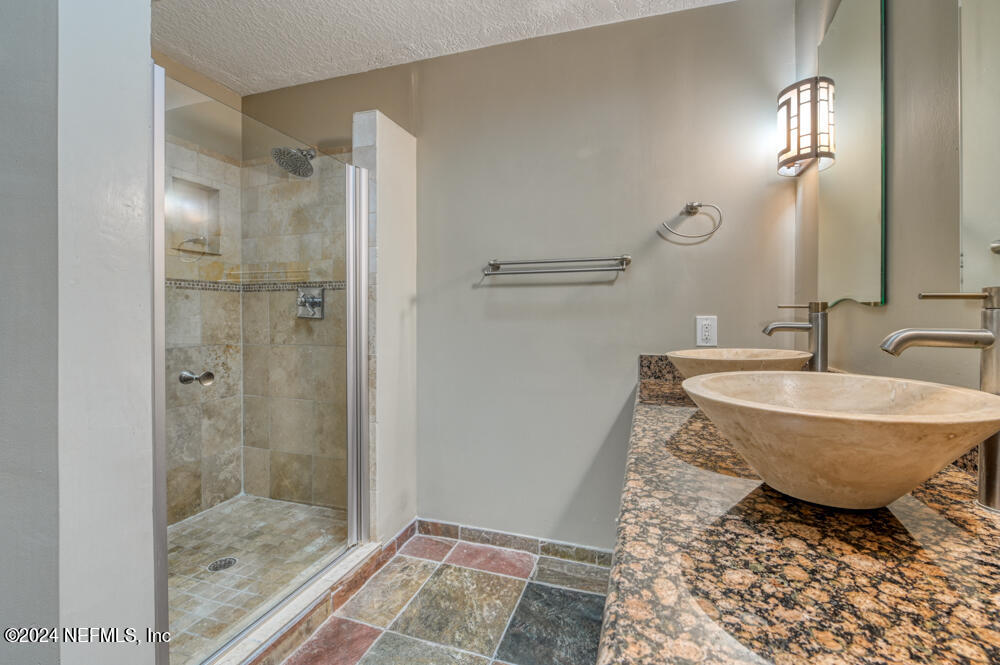 160 SHELBYS COVE Court