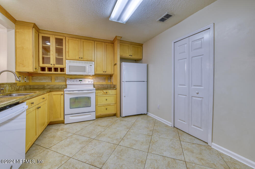 160 SHELBYS COVE Court