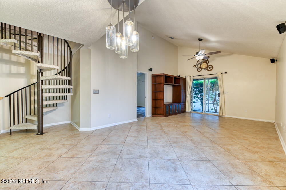 160 SHELBYS COVE Court