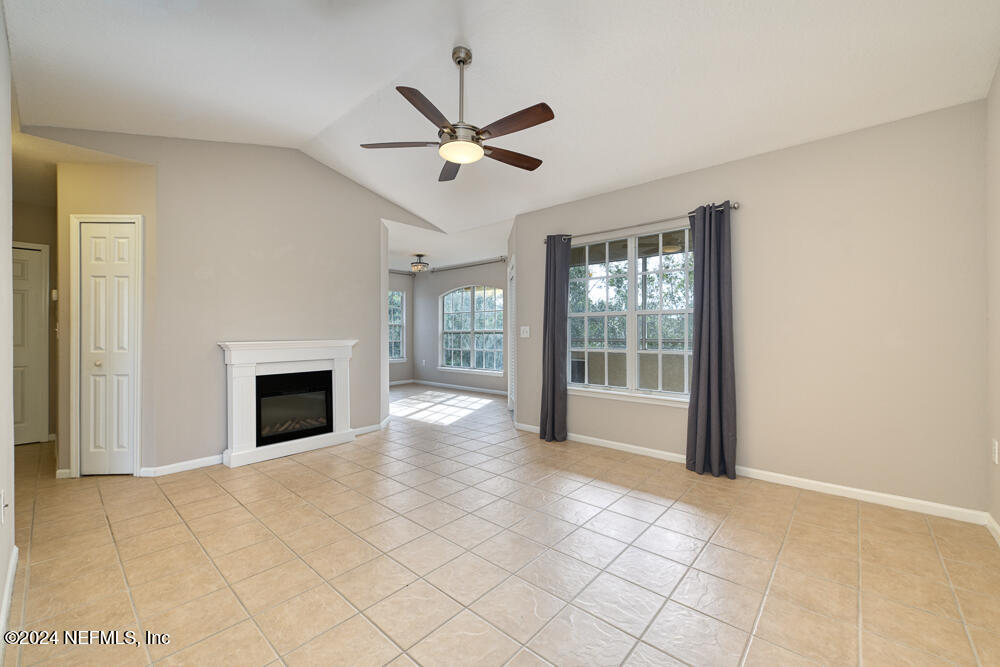 1655 THE GREENS Way, 2231