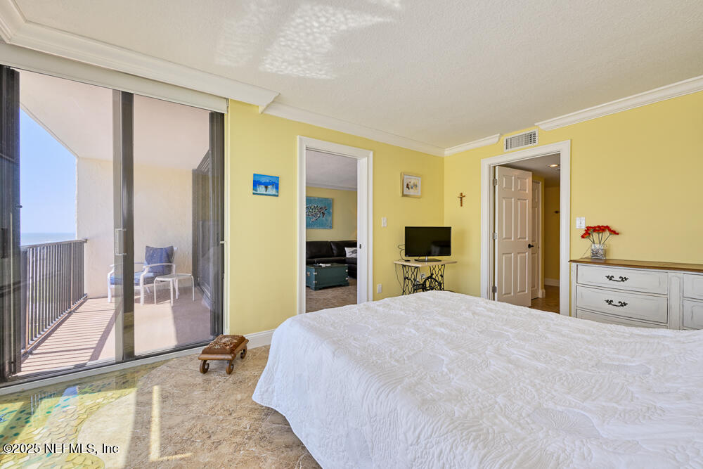 1301 1ST Street S, 803