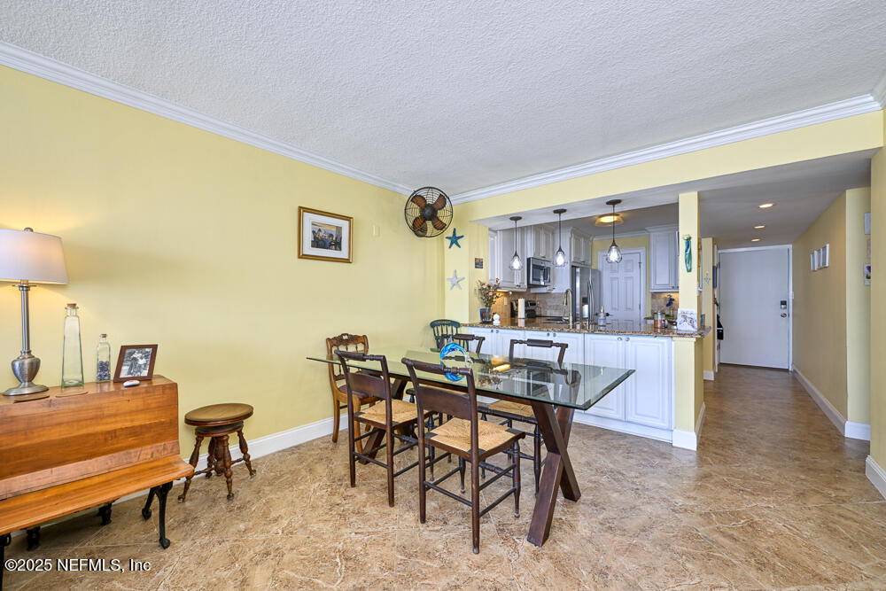1301 1ST Street S, 803