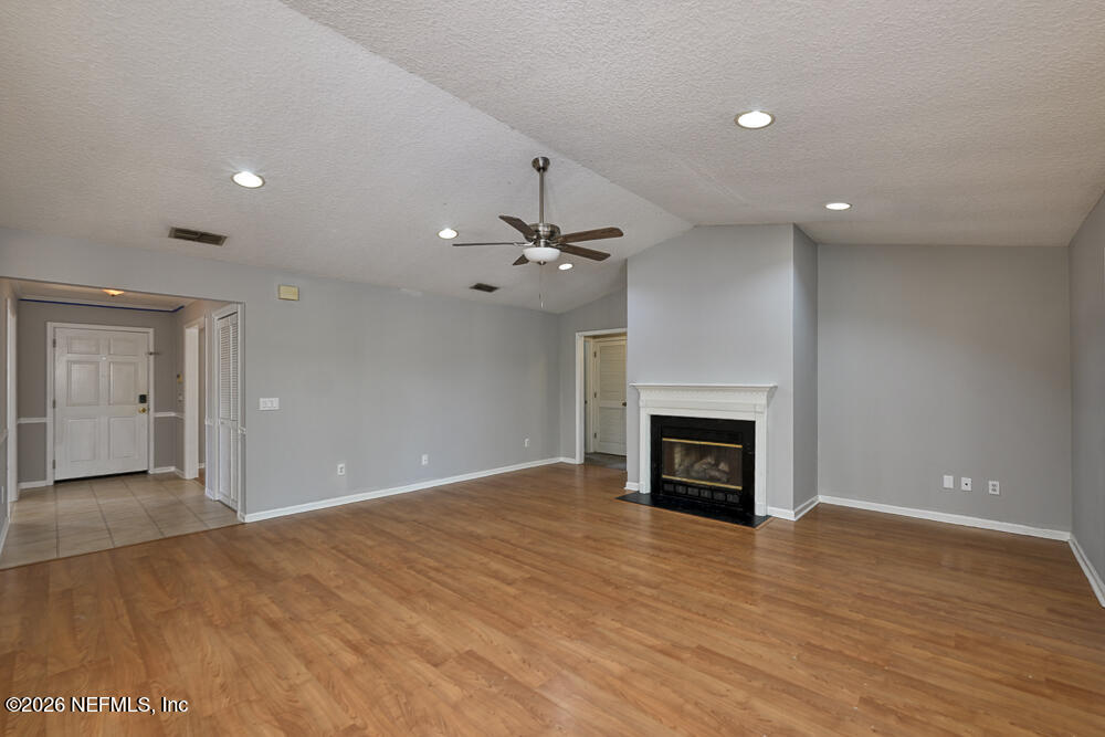 403 SCARLET BUGLER Lane N