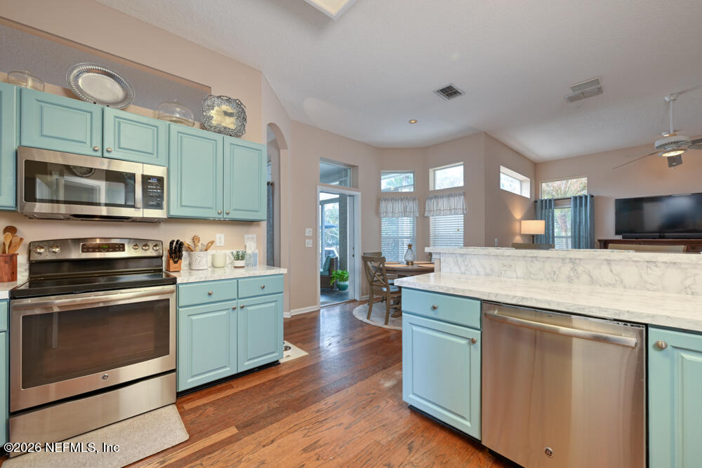 1571 BLUE HERON Lane