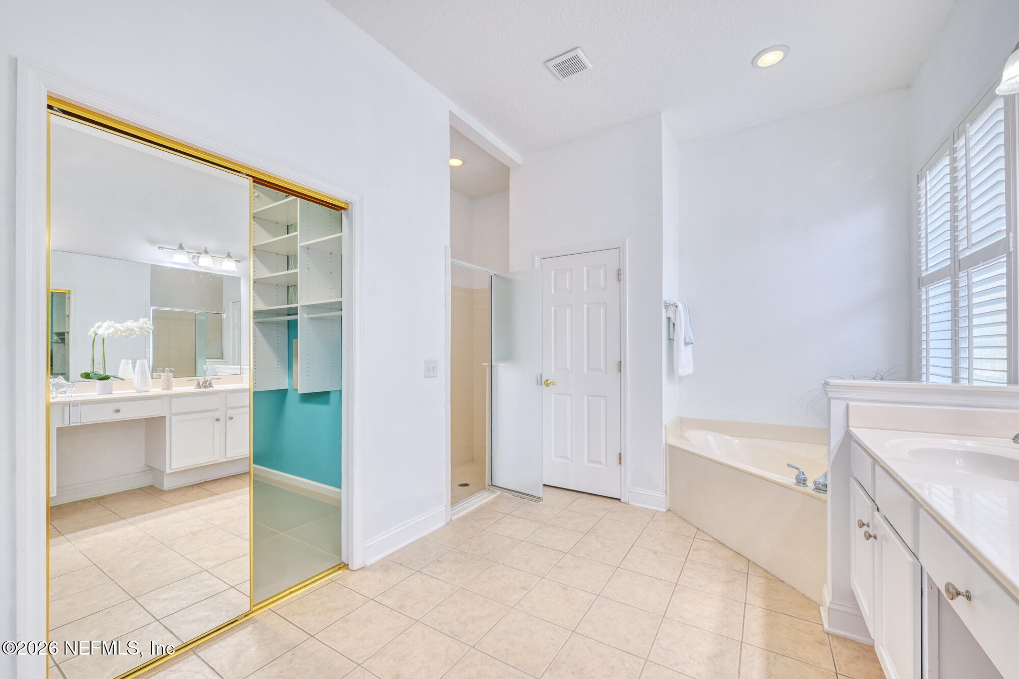 645 SAND ISLES Circle