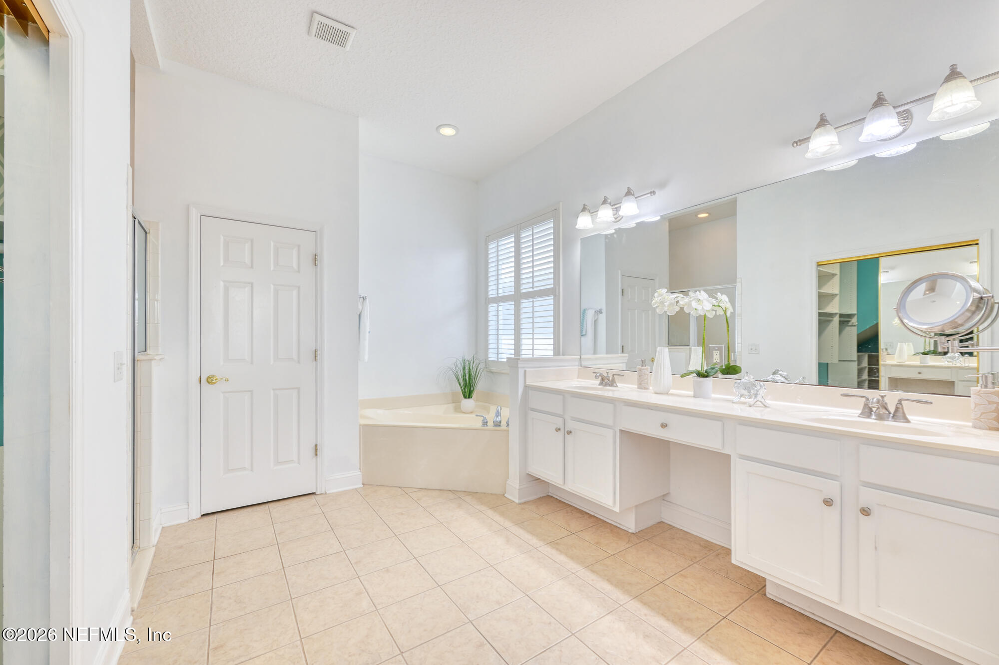 645 SAND ISLES Circle