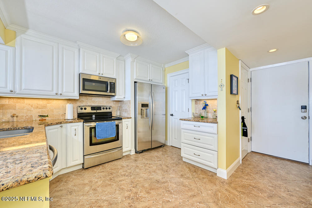 1301 1ST Street S 803