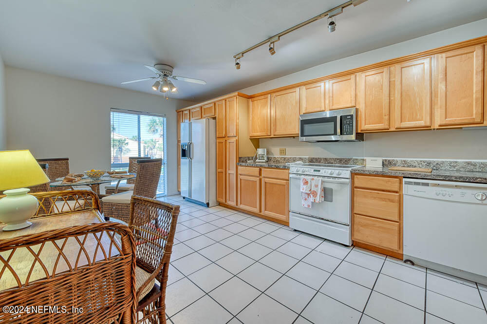 2321 COSTA VERDE Boulevard 201