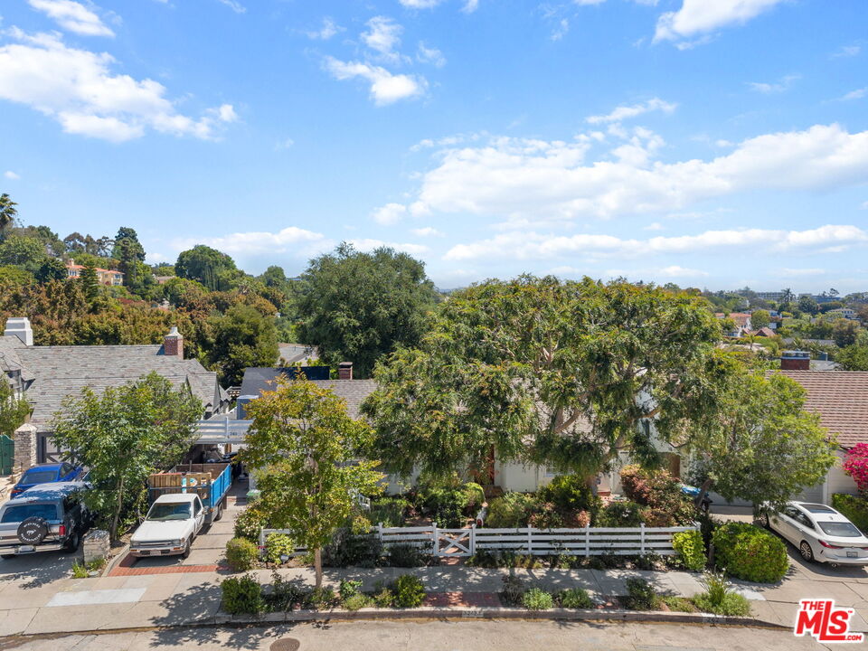 242 Bronwood Ave