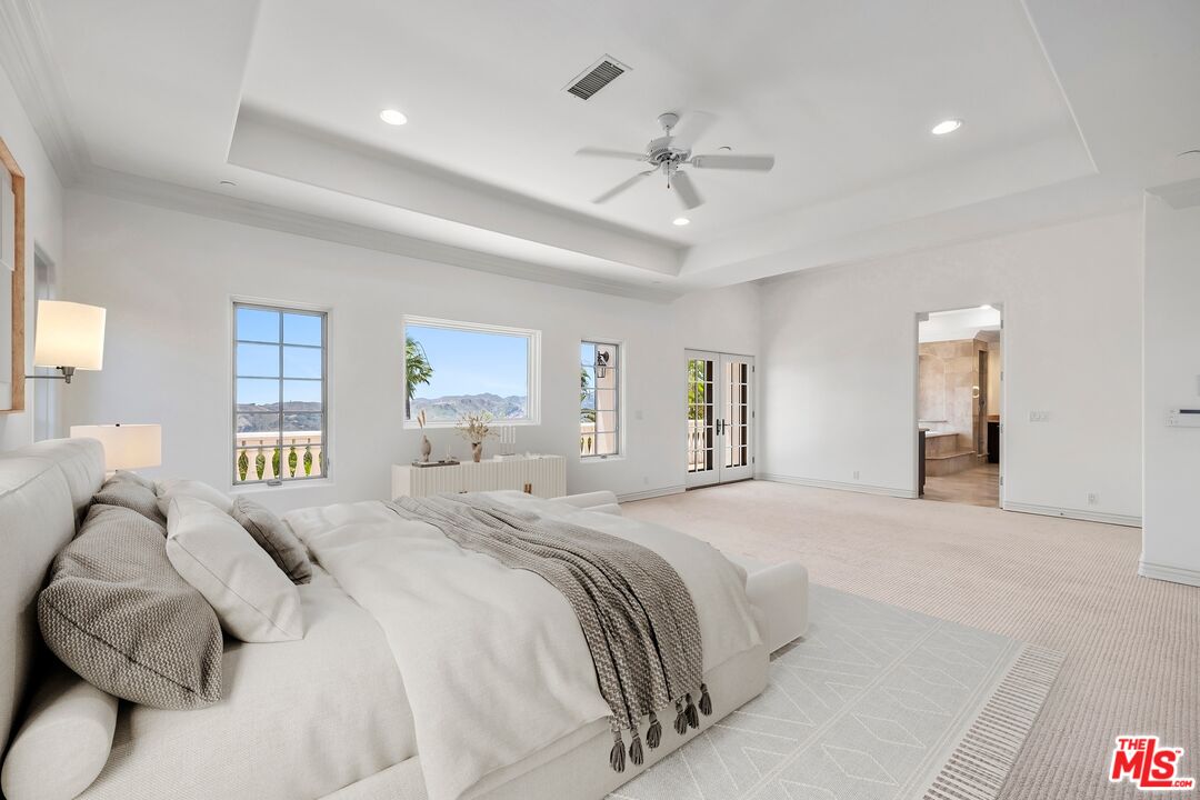 16718 Via Pacifica