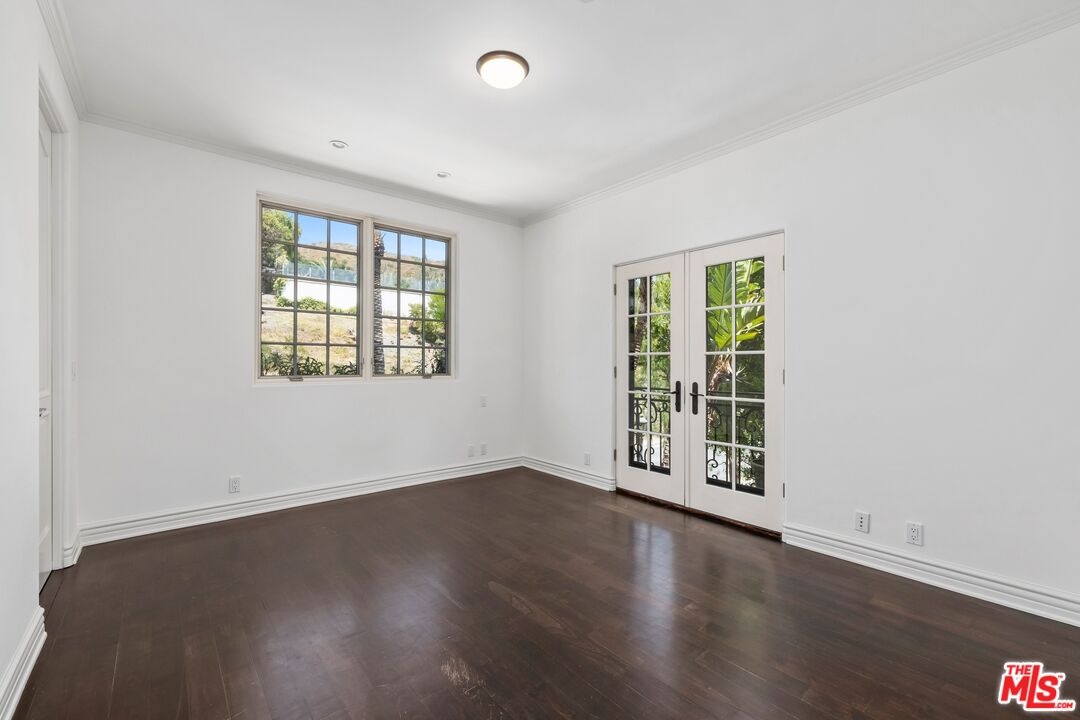 16718 Via Pacifica