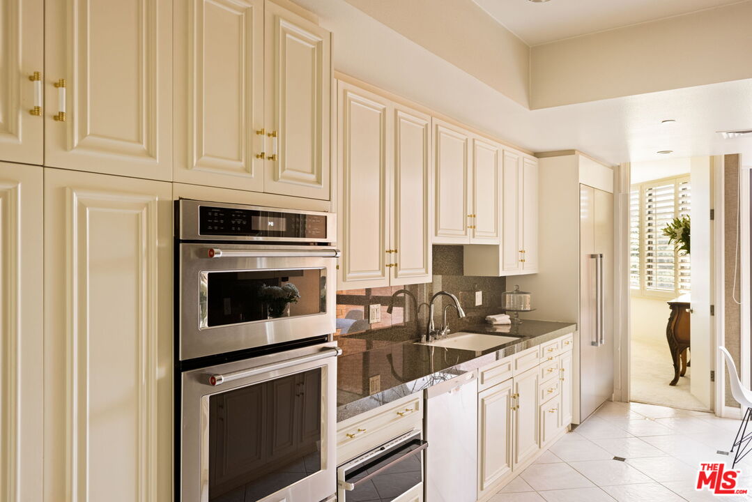 300 N Swall Dr Unit: 353