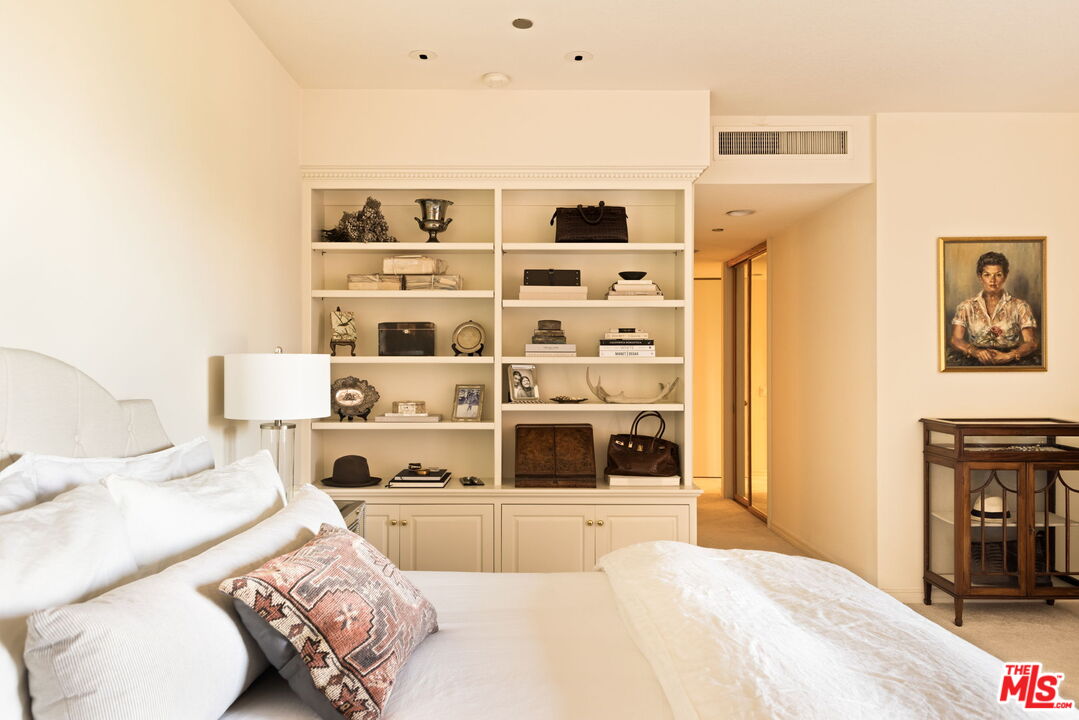 300 N Swall Dr Unit: 353