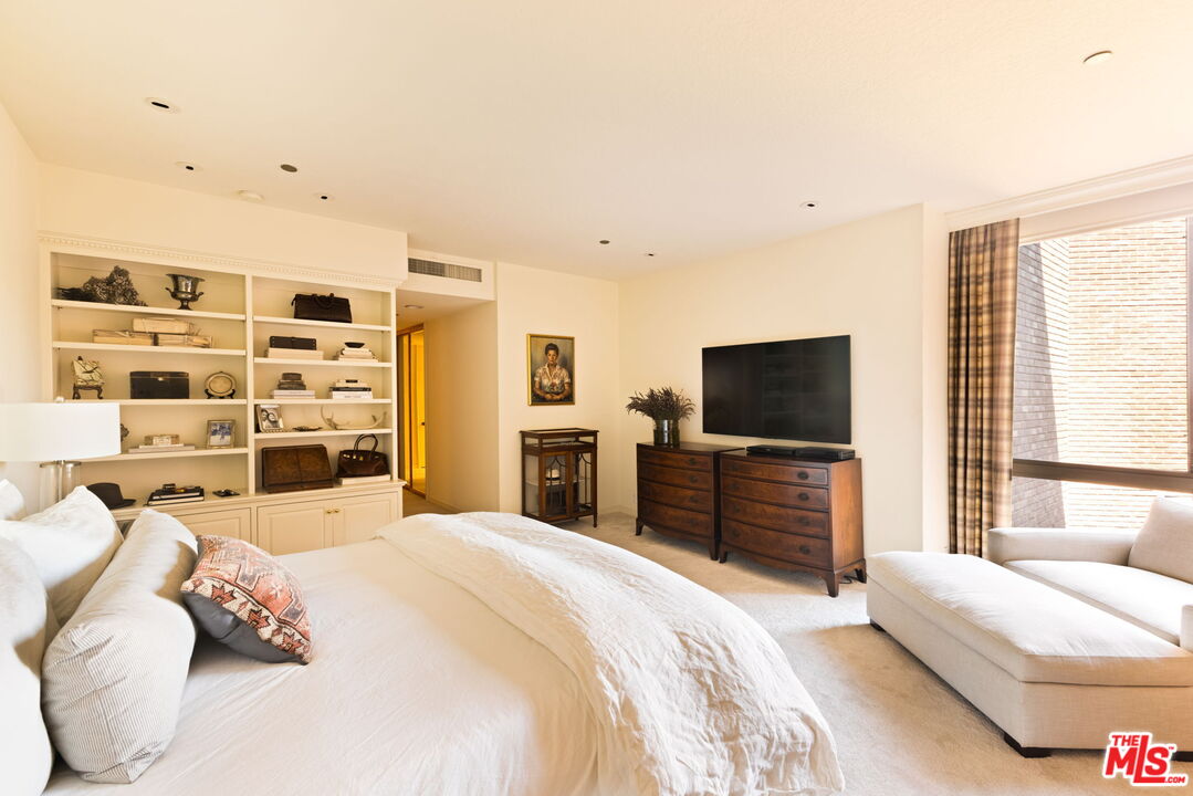 300 N Swall Dr Unit: 353