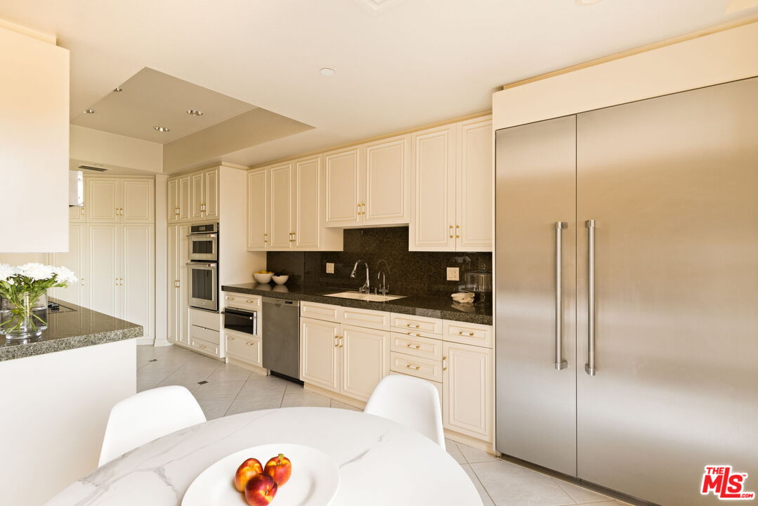 300 N Swall Dr Unit: 353