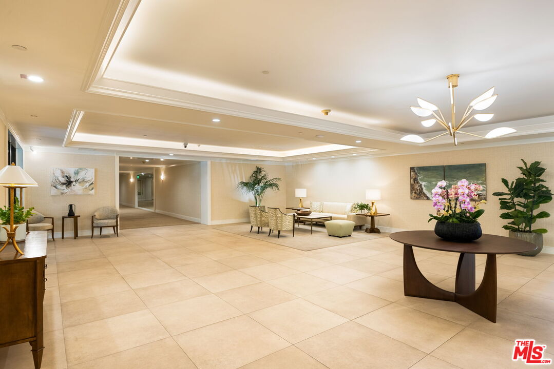 300 N Swall Dr Unit: 353