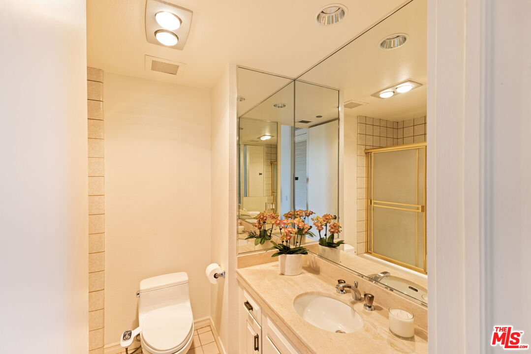 300 N Swall Dr Unit: 353