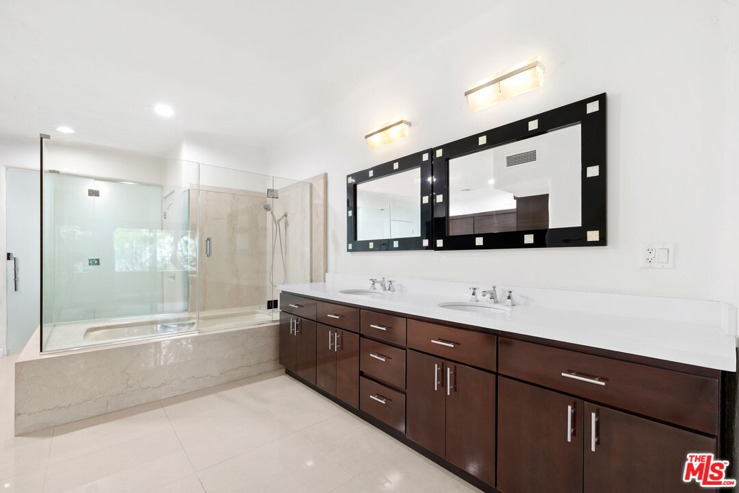 2131 Century Woods Way Unit: 16