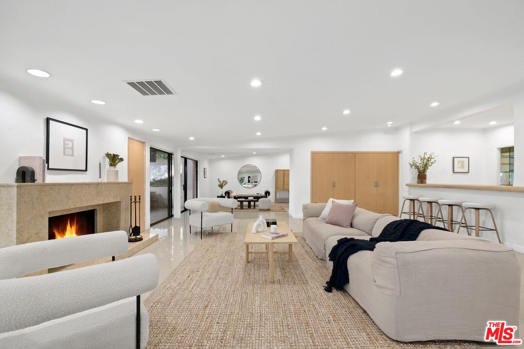 2131 Century Woods Way Unit: 16