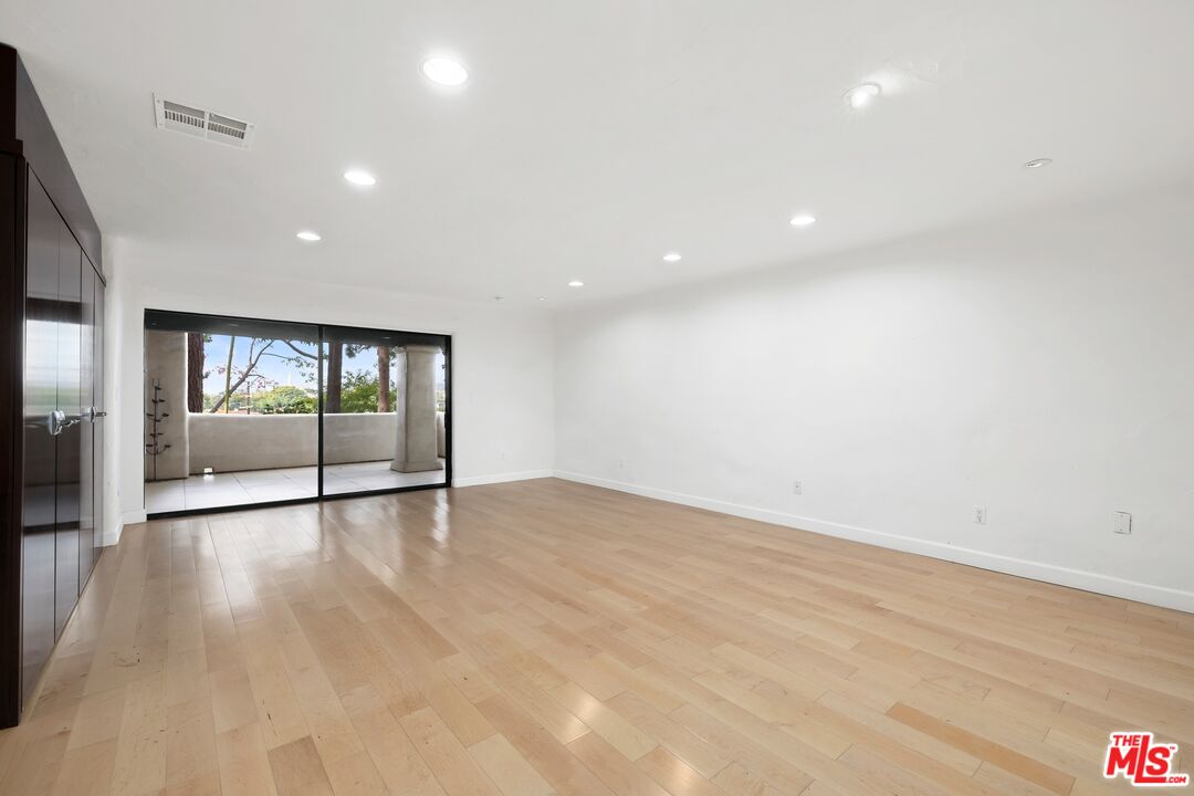 2131 Century Woods Way Unit: 16