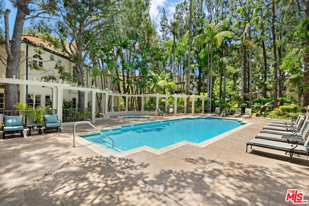 2131 Century Woods Way Unit: 16