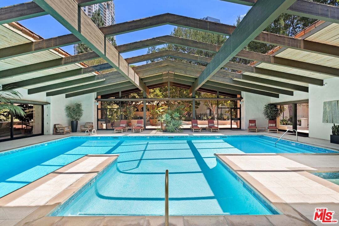 2131 Century Woods Way Unit: 16