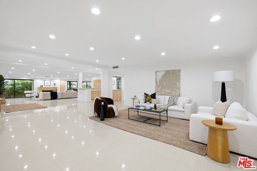 2131 Century Woods Way Unit: 16