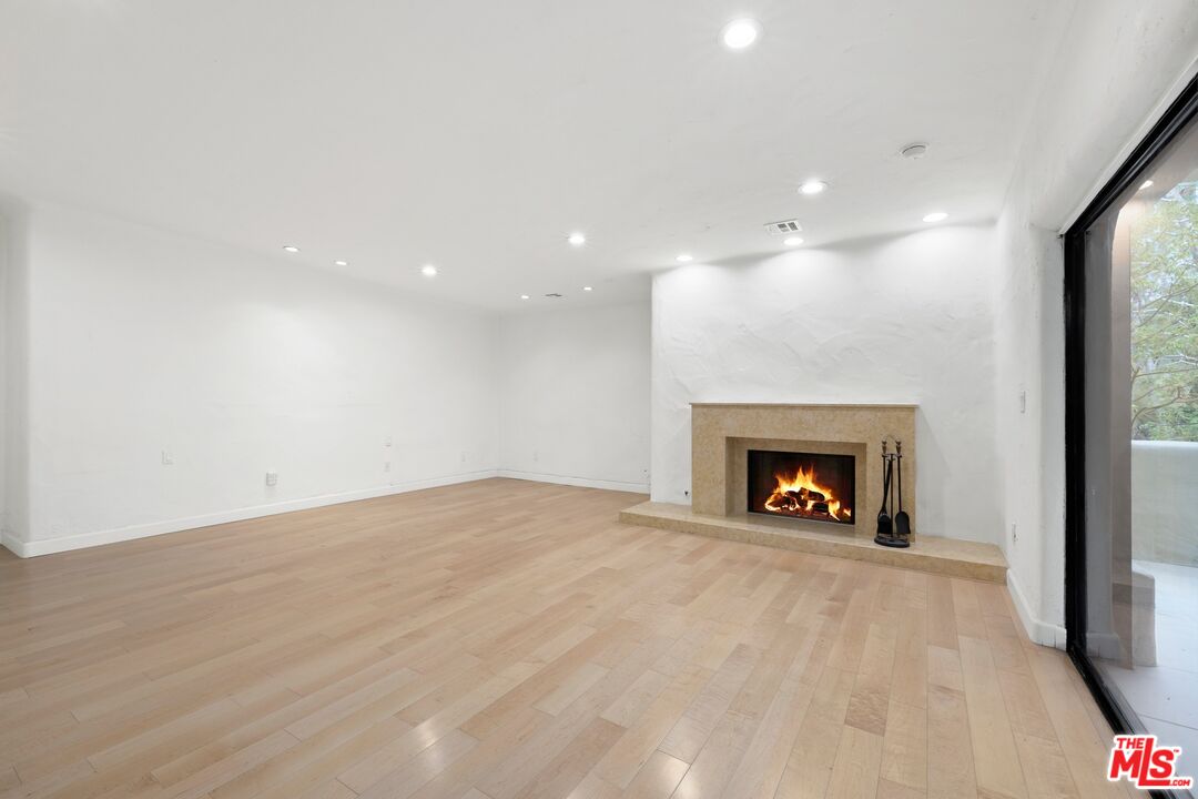 2131 Century Woods Way Unit: 16