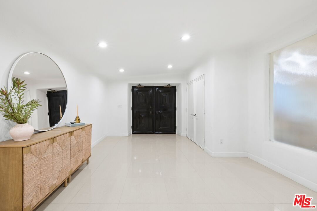 2131 Century Woods Way Unit: 16