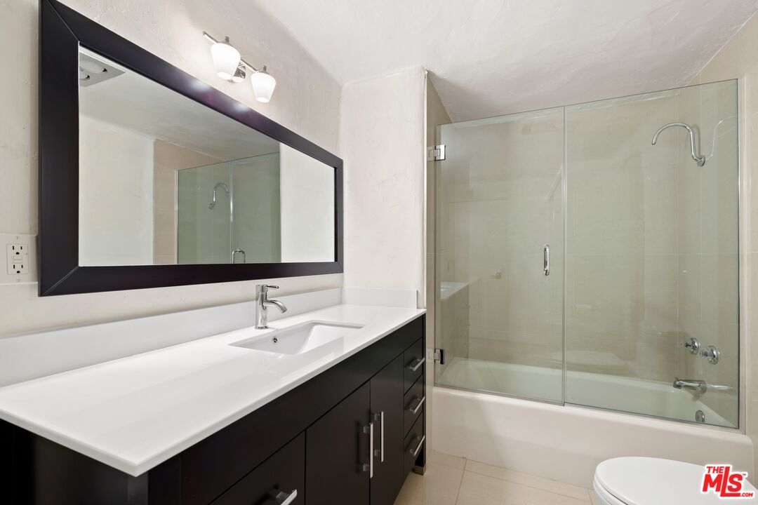 2131 Century Woods Way Unit: 16