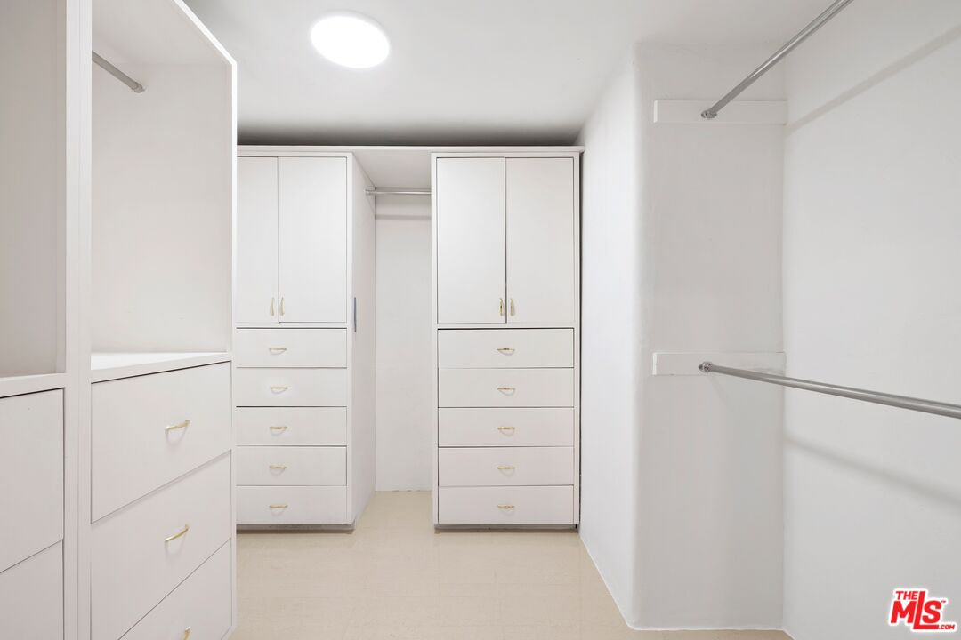 2131 Century Woods Way Unit: 16