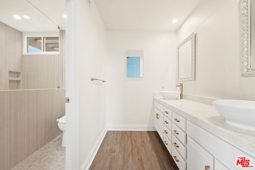 1329 Avenida De Cortez