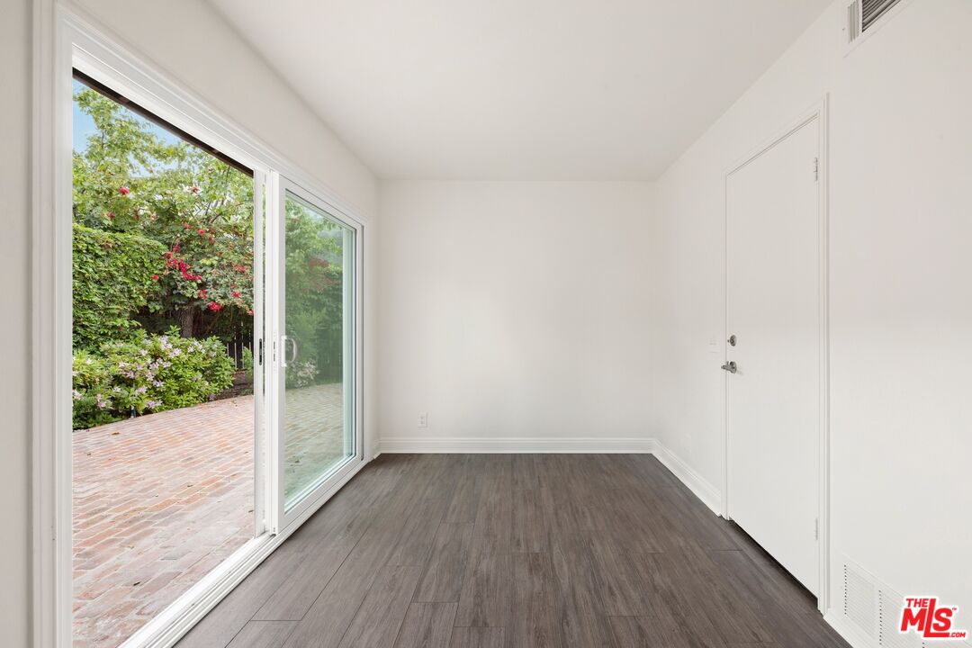 1329 Avenida De Cortez