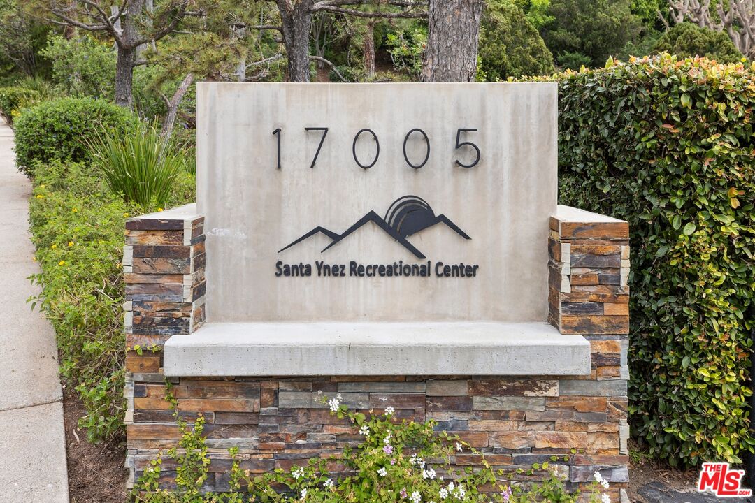 1329 Avenida De Cortez