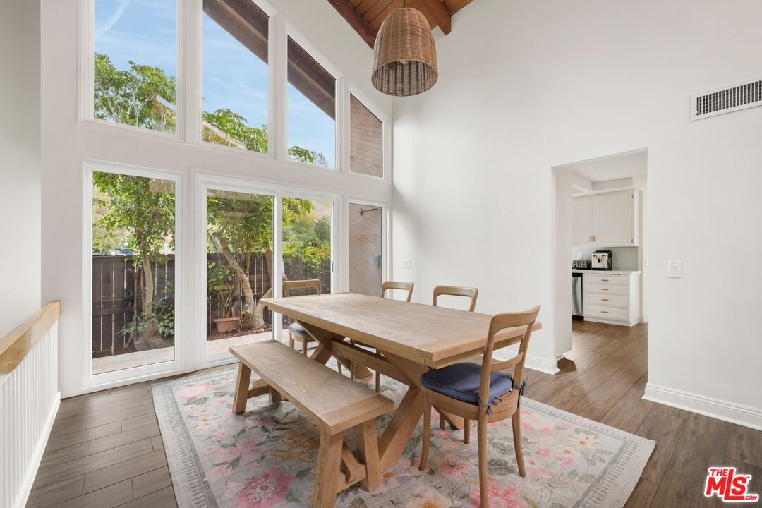 1329 Avenida De Cortez