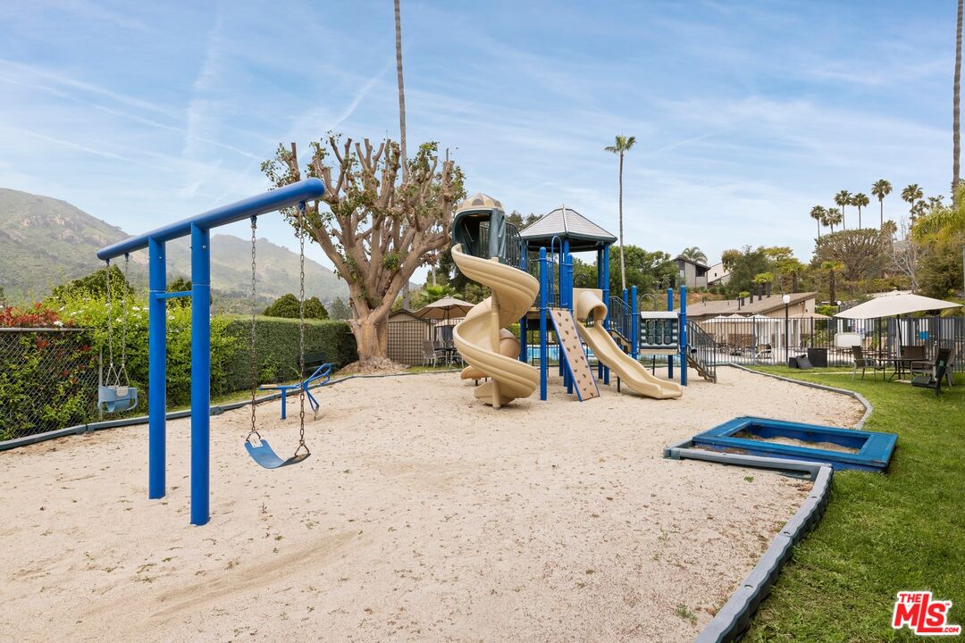 1329 Avenida De Cortez