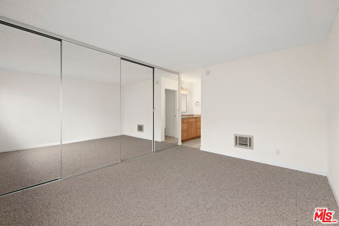 11645 Montana Ave Unit: 206
