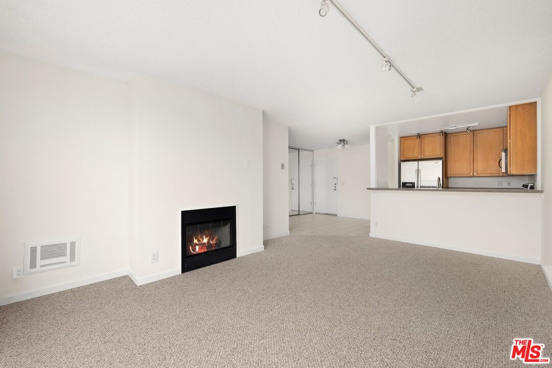 11645 Montana Ave Unit: 206