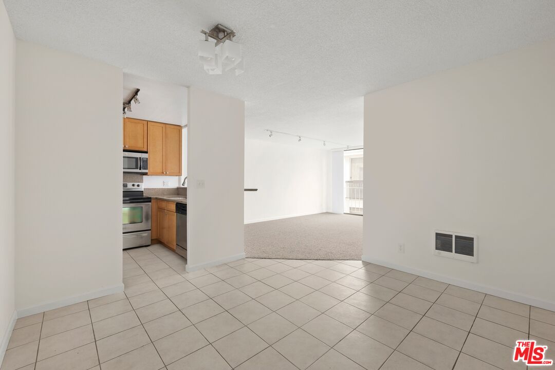 11645 Montana Ave Unit: 206