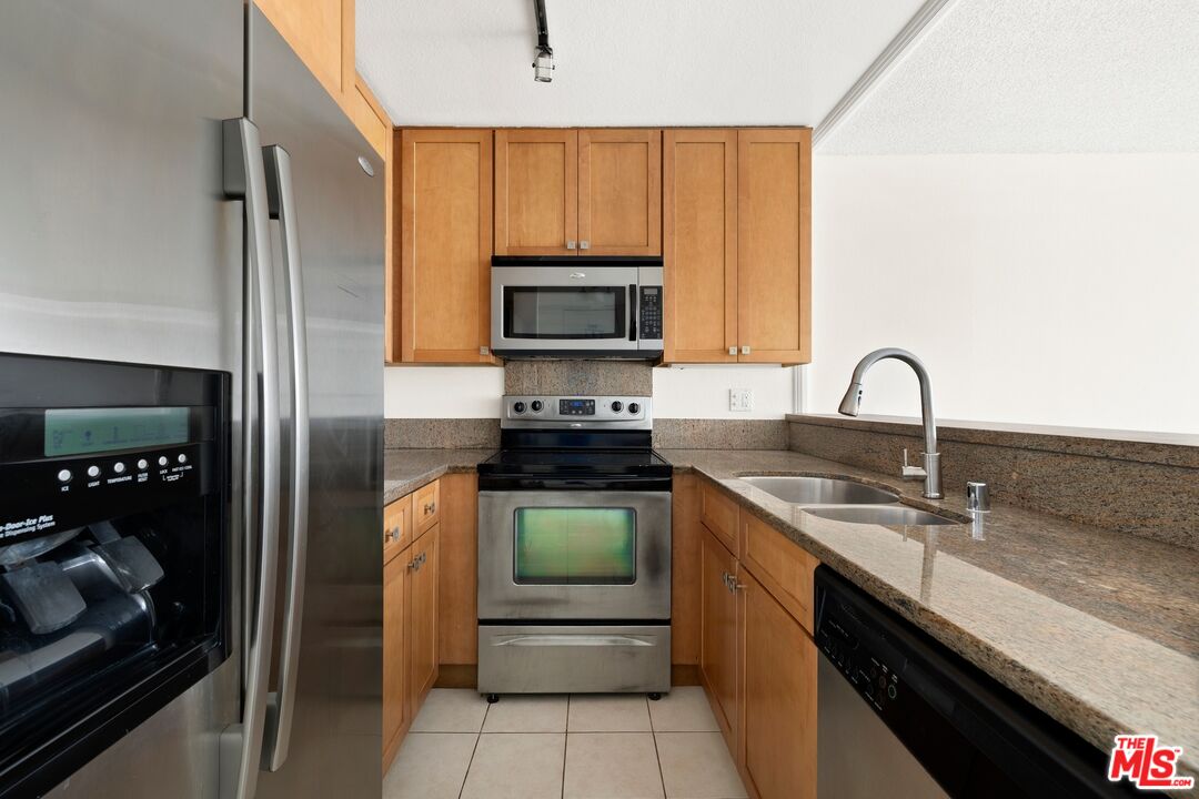 11645 Montana Ave Unit: 206