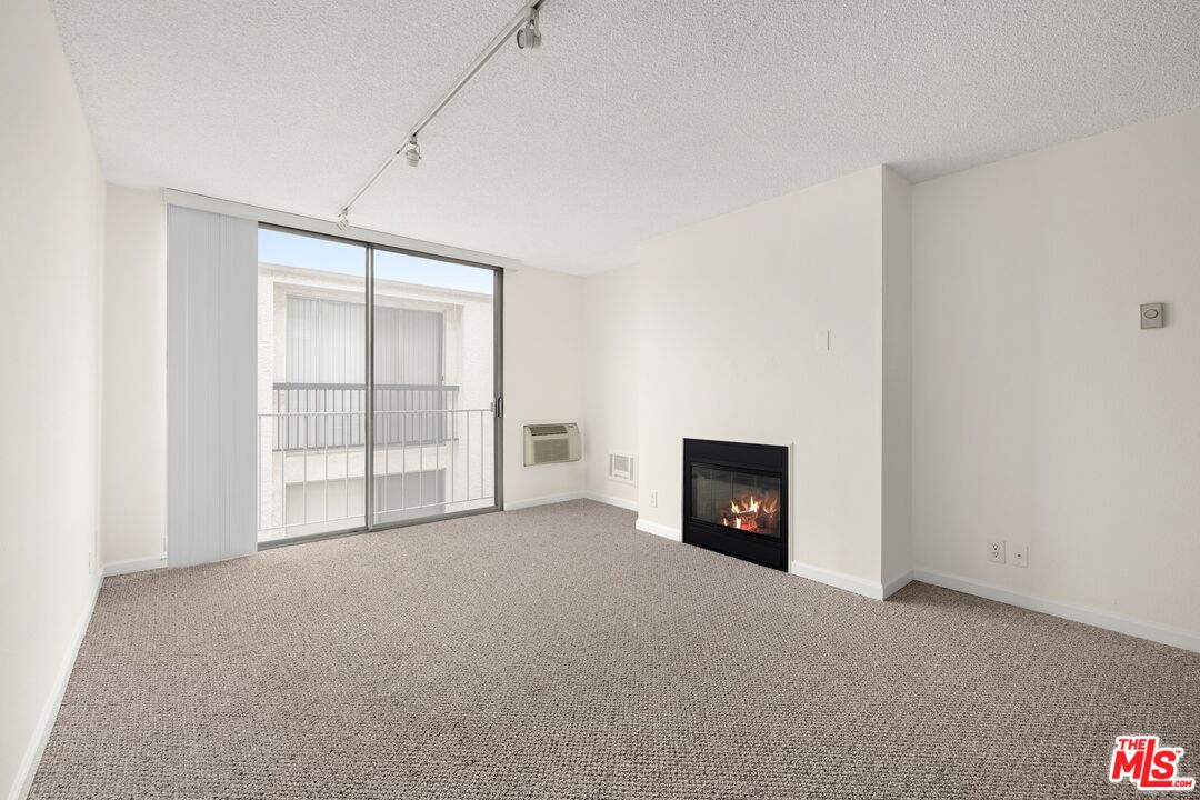 11645 Montana Ave Unit: 206