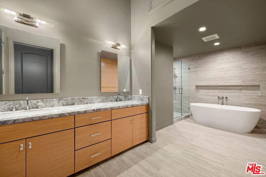 16123 W Sunset Blvd Unit: 105