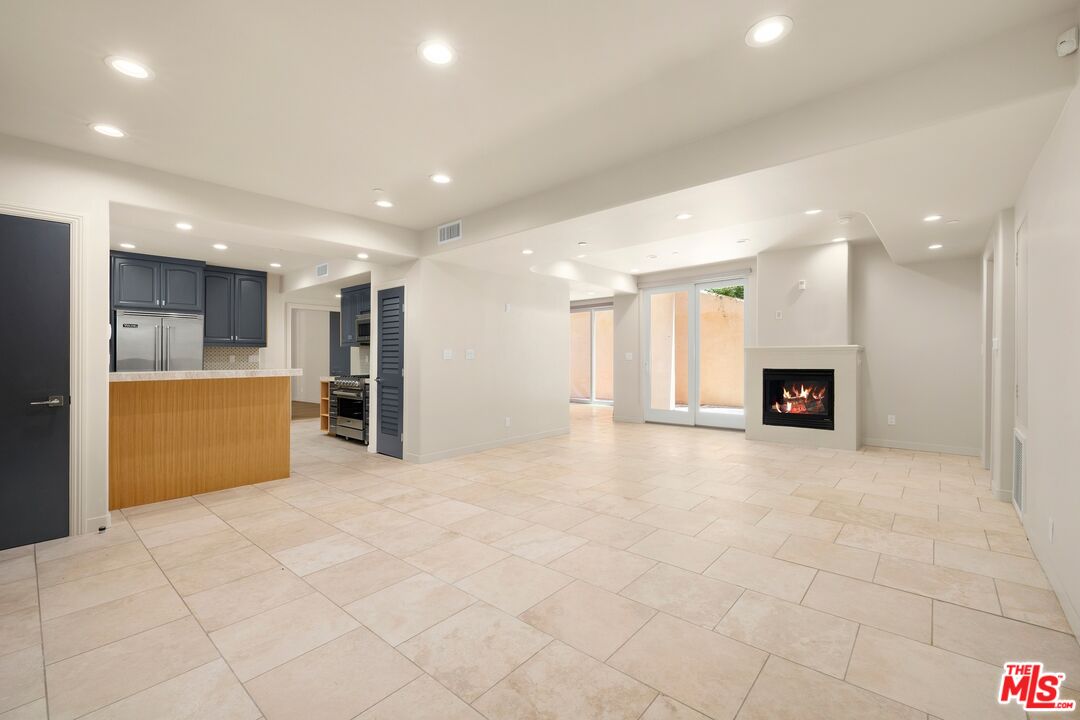 16123 W Sunset Blvd Unit: 105